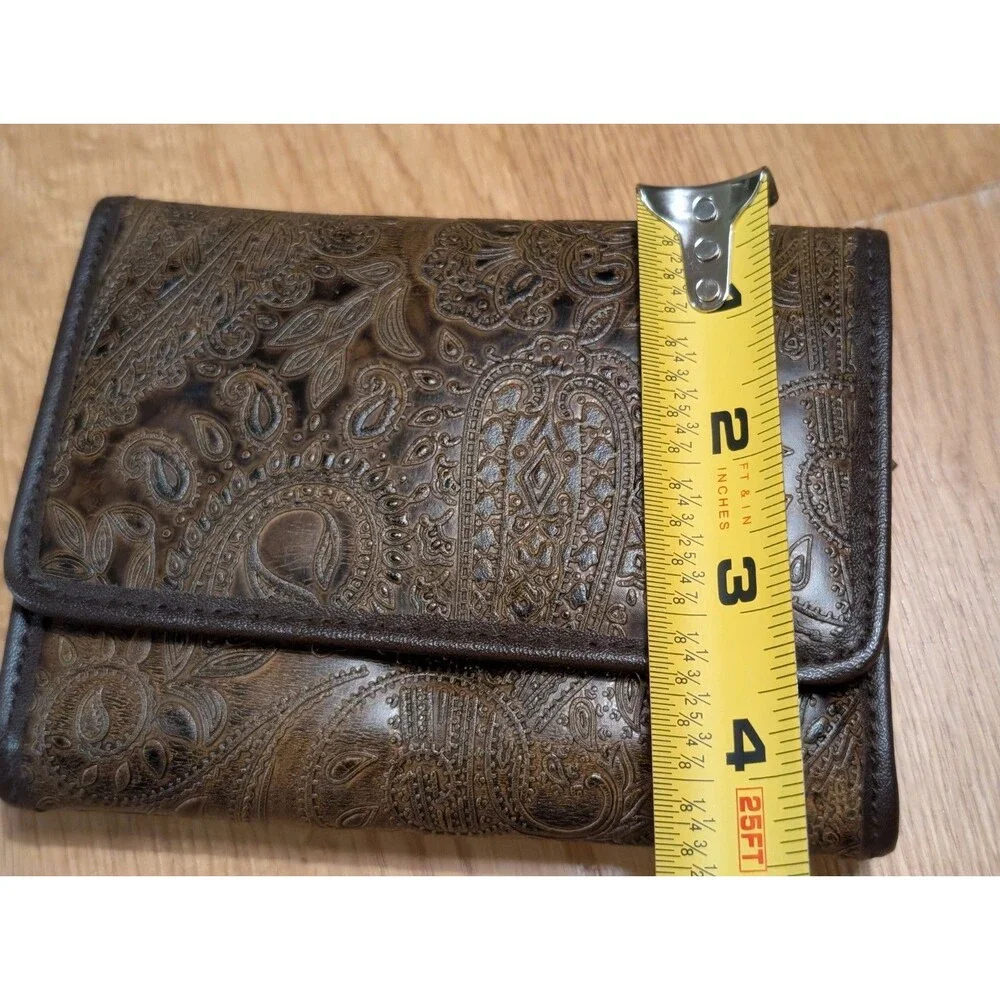 NWOT Vintage Relic Wallet Brown/Tan Leather Embossed Floral Design Multi Pocket